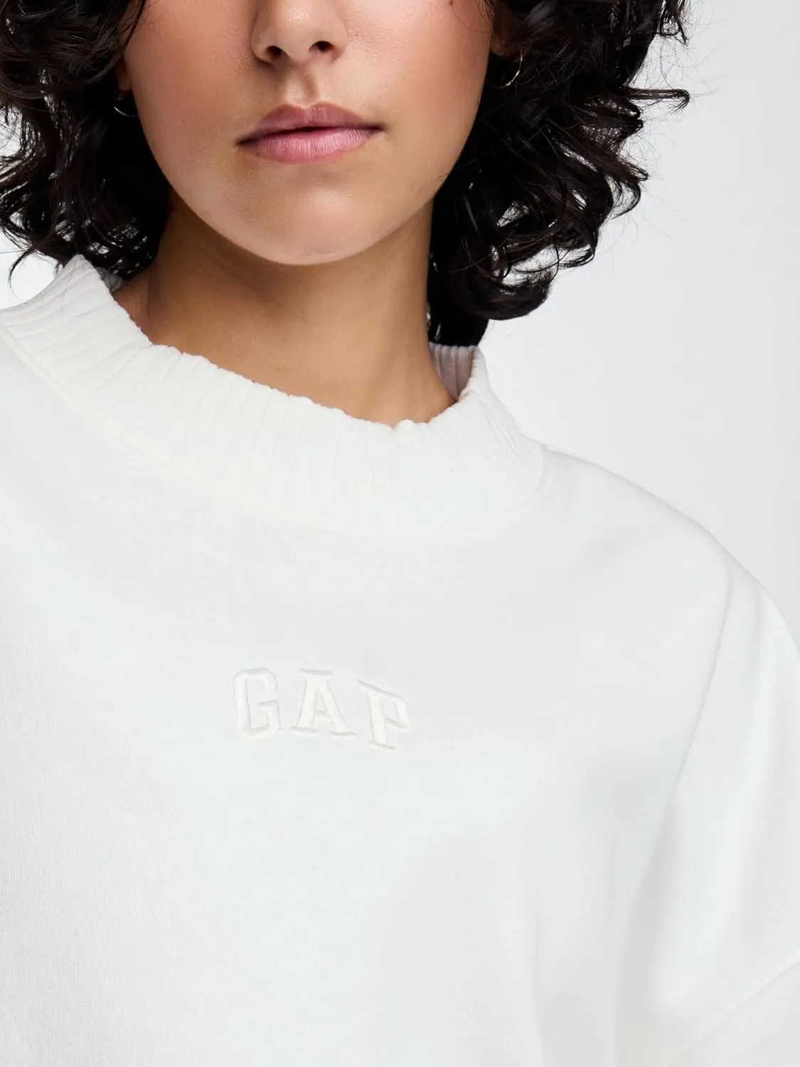 GAP Women's Logo Mockneck Sweatshirt